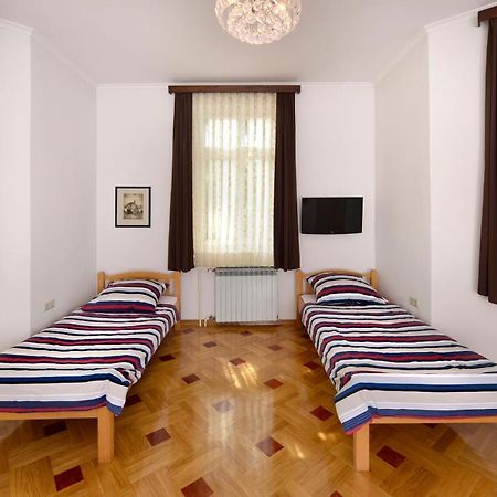 Vila Regina Rooms Karlovac Bagian luar foto
