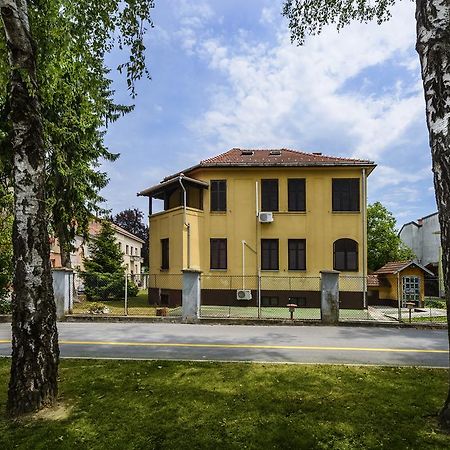 Vila Regina Rooms Karlovac Bagian luar foto