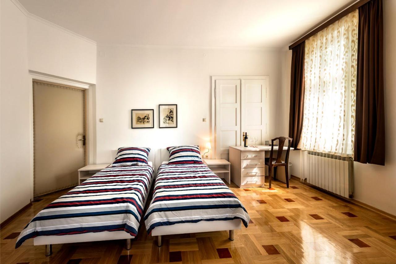 Vila Regina Rooms Karlovac Bagian luar foto