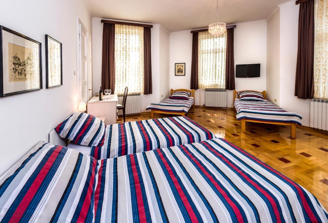 Vila Regina Rooms Karlovac Bagian luar foto