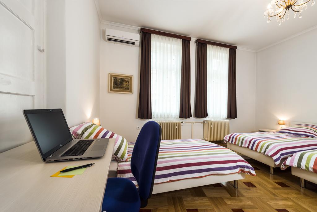 Vila Regina Rooms Karlovac Bagian luar foto