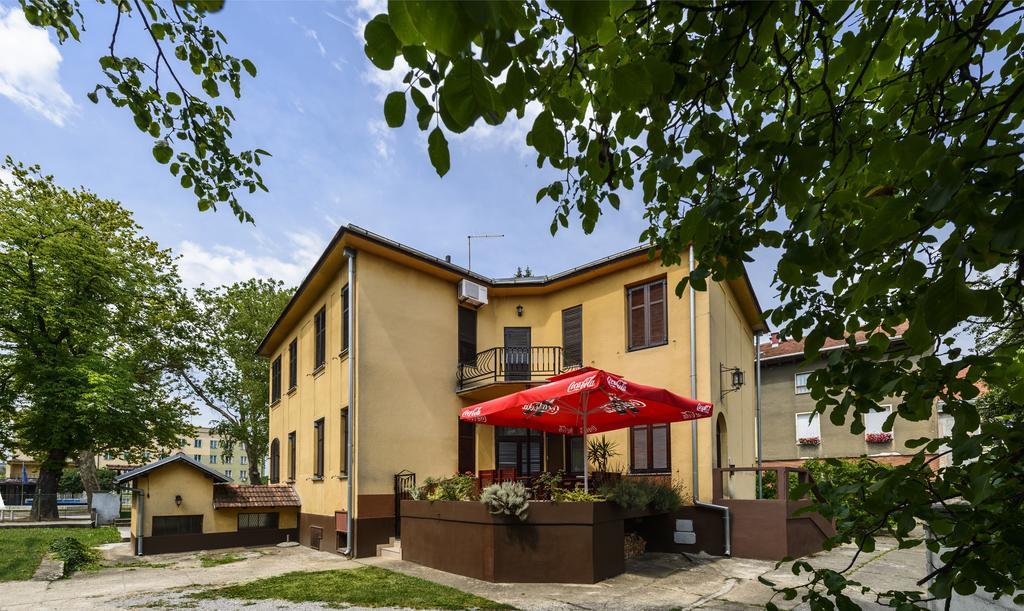 Vila Regina Rooms Karlovac Bagian luar foto