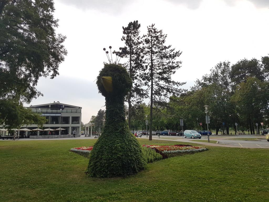 Vila Regina Rooms Karlovac Bagian luar foto